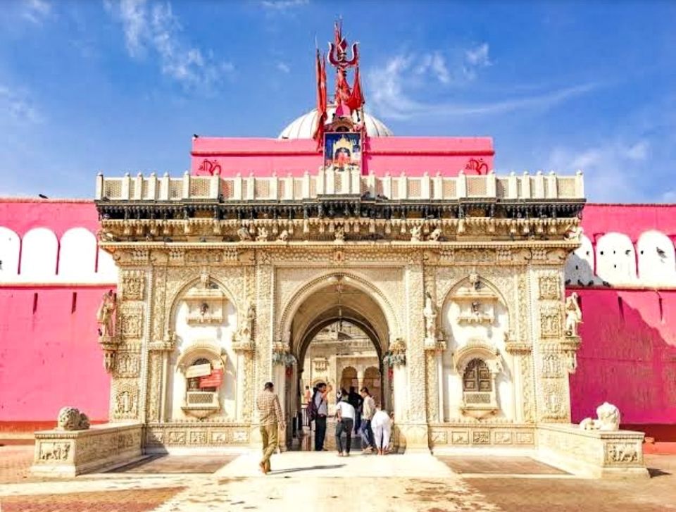 Photo of भारत के सबसे रहस्यमय मंदिरों के बारे में क्या जानते हैं आप? जिनका रहस्य आज तक कोई नहीं जान पाया by Smita Yadav