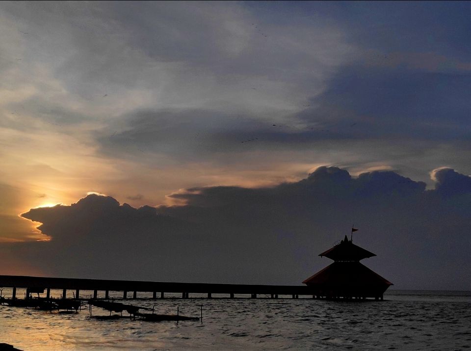Photo of ऐसा चमत्कारी मंदिर जो पलक झपकते हो जाता हैं सामने से गायब, जानिए इस अनोखे मंदिर का प्राचीन रहस्य? by Smita Yadav