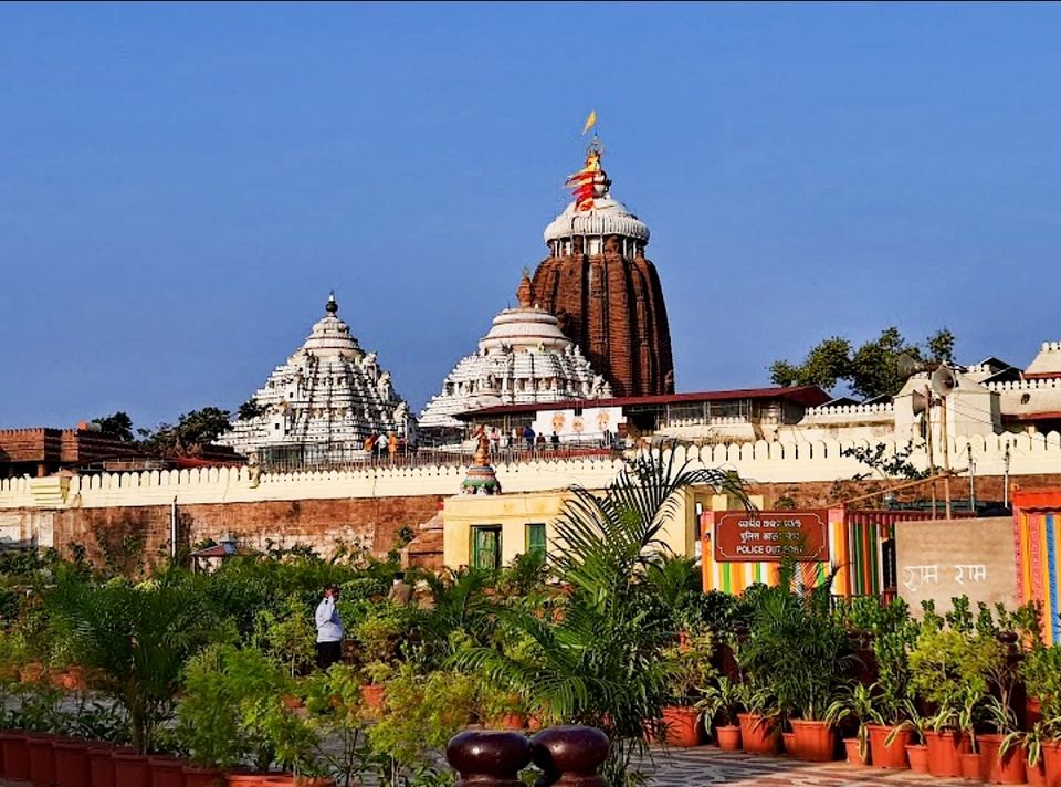 Photo of जानिए जगन्नाथ मंदिर के हैरान करने वाले वो अनसुलझे रहस्य, जो आज तक कोई भी नहीं समझ पाया by Smita Yadav
