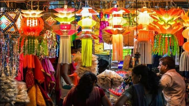 Photo of दिवाली 2021 स्पेशल : अगर करनी है सस्ती शॉपिंग तो दिल्ली की ये जगहें हैं सबसे बेस्ट by Smita Yadav