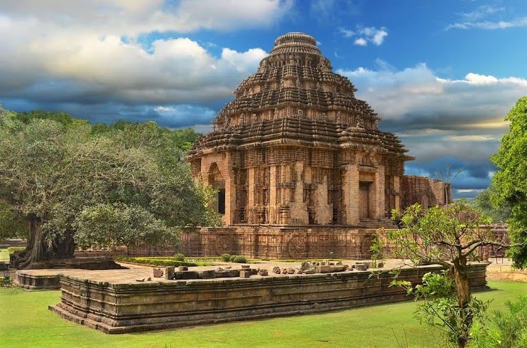 Photo of छठ पूजा स्पेशल: देखनी हो छठ पूजा की धूम, तो इन प्रसिद्ध सूर्य मंदिरों में जाकर करें दर्शन by Smita Yadav
