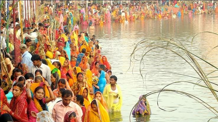 Photo of छठ पूजा स्पेशल: देखनी हो छठ पूजा की धूम, तो इन प्रसिद्ध सूर्य मंदिरों में जाकर करें दर्शन by Smita Yadav