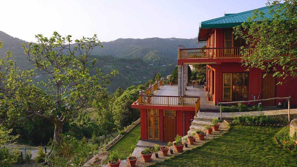 Photo of पार्टनर को हिल स्टेशन पर हर बार घूमाकर न करें बोर, इस बार घूमा लाएं उत्तराखंड की इन अनोखी जगहों पर by Smita Yadav