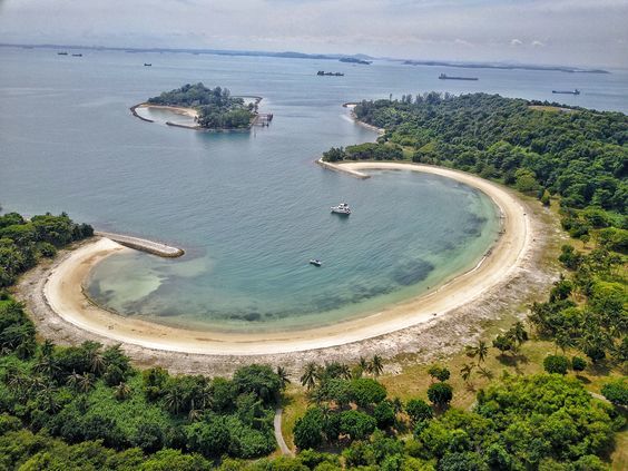 Photo of सिंगापुर के 10 शानदार बीच जो इसे बनाते हैं बीच का ख़ूबसूरत स्वर्ग 7/13 by Smita Yadav