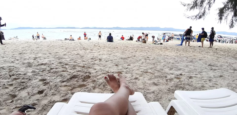 Photo of Solo traveler, detained baggage, Thai food tasting, island hopping, elephant bathing & more... by Sneha Das