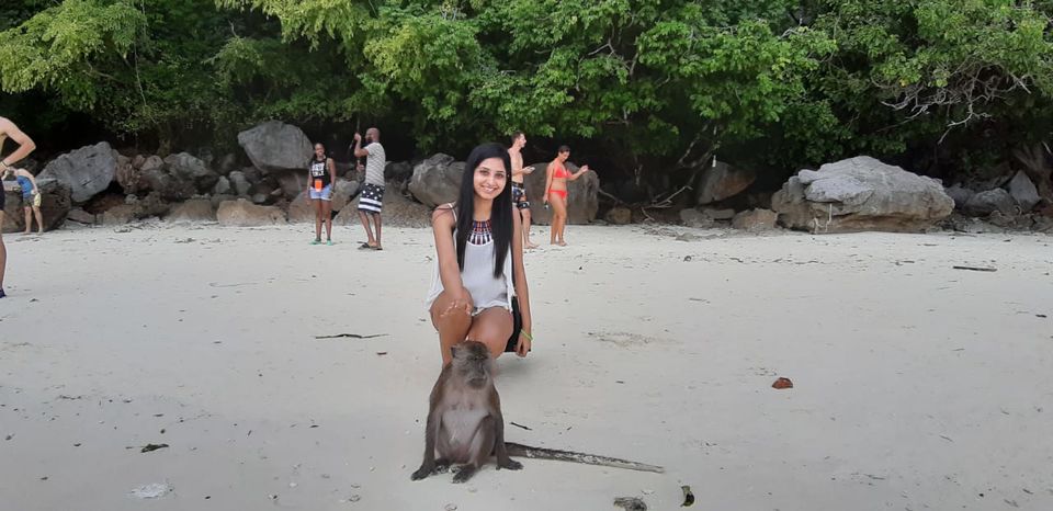Photo of Solo traveler, detained baggage, Thai food tasting, island hopping, elephant bathing & more... by Sneha Das