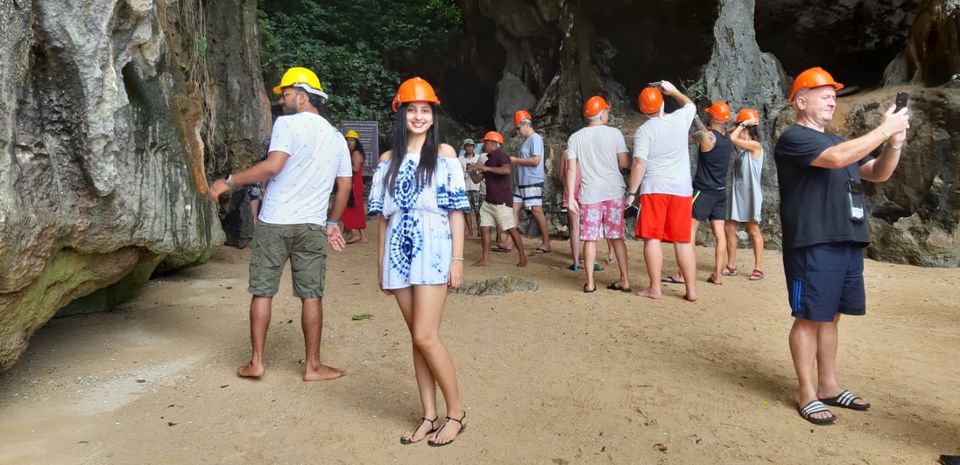 Photo of Solo traveler, detained baggage, Thai food tasting, island hopping, elephant bathing & more... by Sneha Das