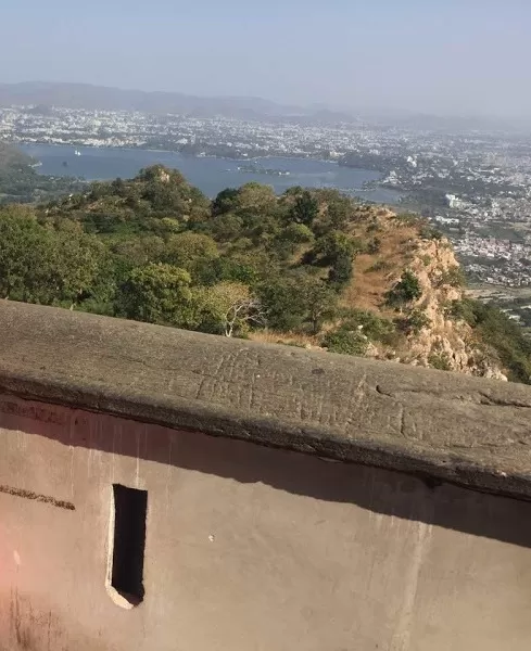 Photo of Sajjangarh fort udaipur, Sajjangarh, Rajasthan, India by Yamini Iyer