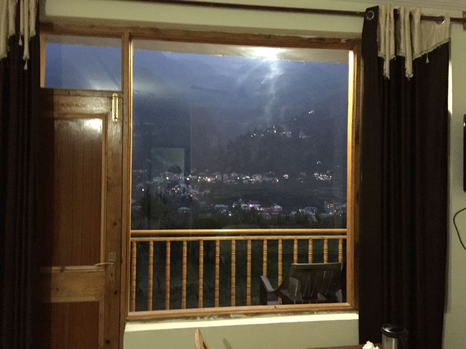 Photo of Mountain Face Cottage, Manali, Himachal Pradesh, India by Shivangi Johri