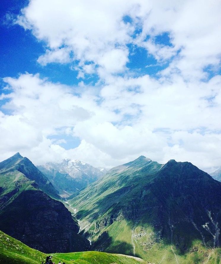 Photo of Mesmerizing Manali : Rohtang Pass Part II by Shivangi Johri