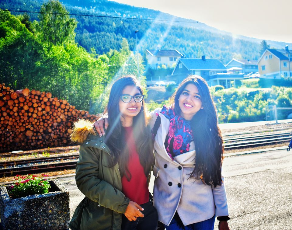 Photo of These Two Sisters Went on One of the Best Train Journeys in the World & The Pictures are Beautiful! by Shivangi Johri