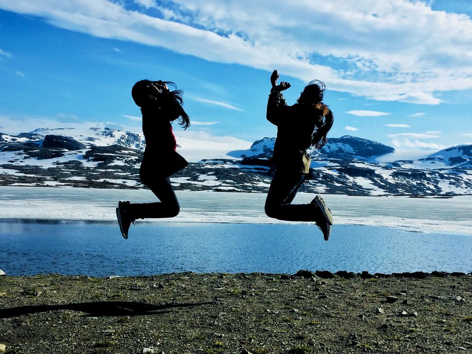 Photo of These Two Sisters Went on One of the Best Train Journeys in the World & The Pictures are Beautiful! by Shivangi Johri
