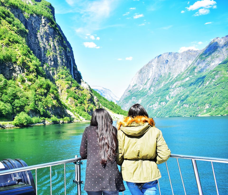 Photo of These Two Sisters Went on One of the Best Train Journeys in the World & The Pictures are Beautiful! by Shivangi Johri
