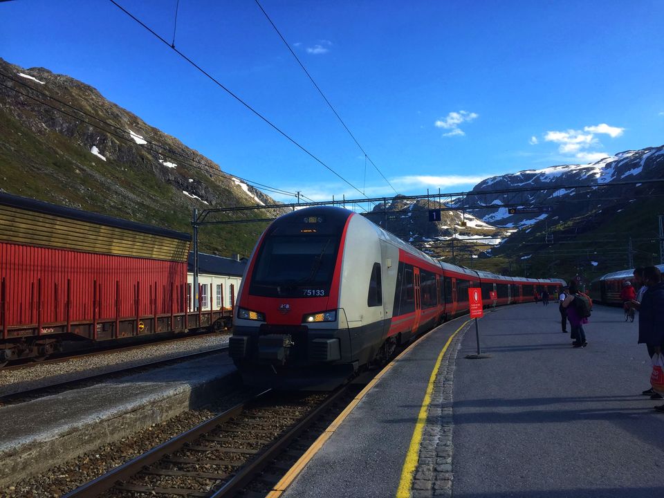 Photo of These Two Sisters Went on One of the Best Train Journeys in the World & The Pictures are Beautiful! by Shivangi Johri