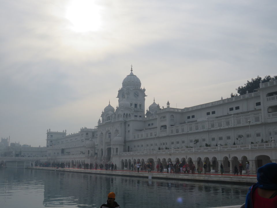 Photo of Amritsar Golden Temple, Golden Temple Road, Atta Mandi, Katra Ahluwalia, Amritsar, Punjab, India by Pratik Shah (Dhannu)