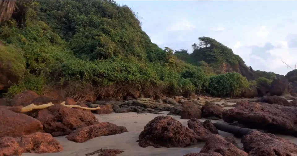 Photo of Cave beach of Goa by Aravindhan