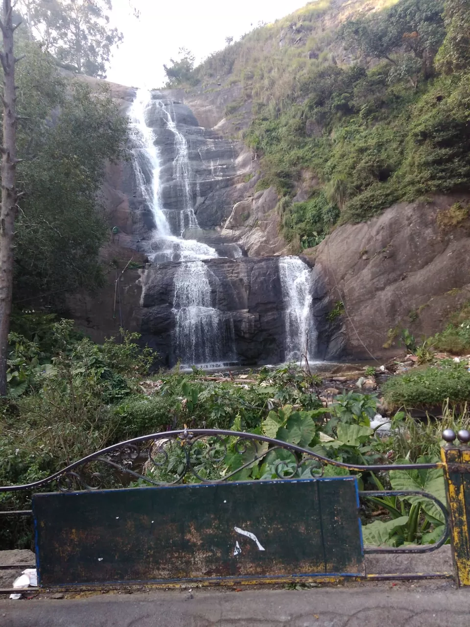 Photo of Silver Cascade Falls, Kodaikanal, Tamil Nadu, India by Pratiksha Gupta