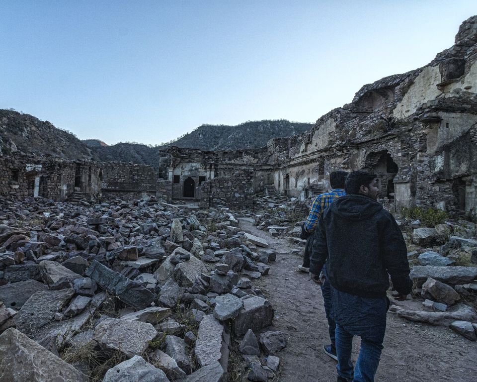 Photo of Exploring Bhangarh, One of the Most Haunted Places in India! 8/10 by Aryan Supertramp