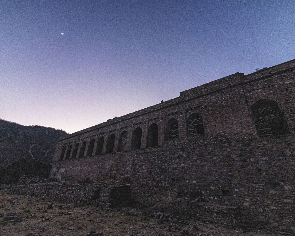 Photo of Exploring Bhangarh, One of the Most Haunted Places in India! 9/10 by Aryan Supertramp