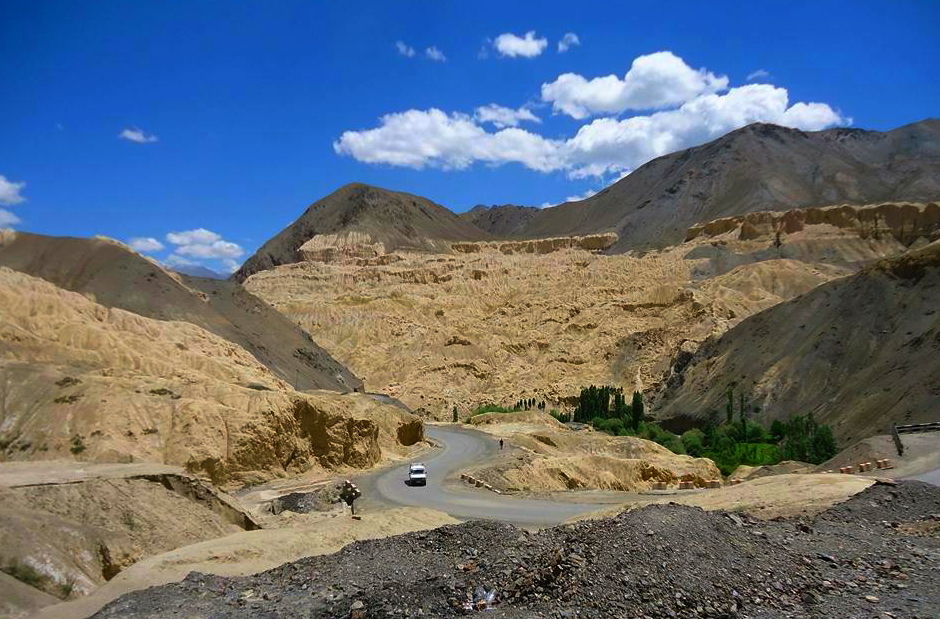 Photo of A journey far and beyond: Road trip from Bangalore to Leh on a Royal Enfield. 117/118 by TheHerculeanRider