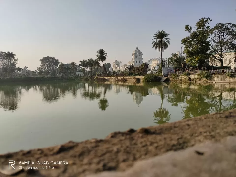 Photo of Rajbari Lake By Parichay Sen
