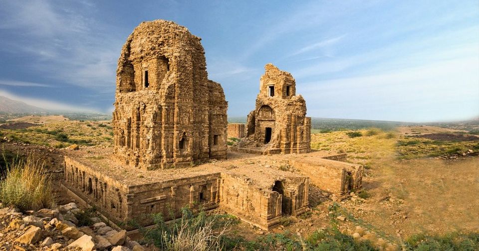 Photo of पाकिस्तान के वो 10 प्रसिद्ध हिंदू मंदिर जो सरकार की अनदेखी के चलते खंडहर में तब्दील होते जा रहे हैं by रोशन सास्तिक