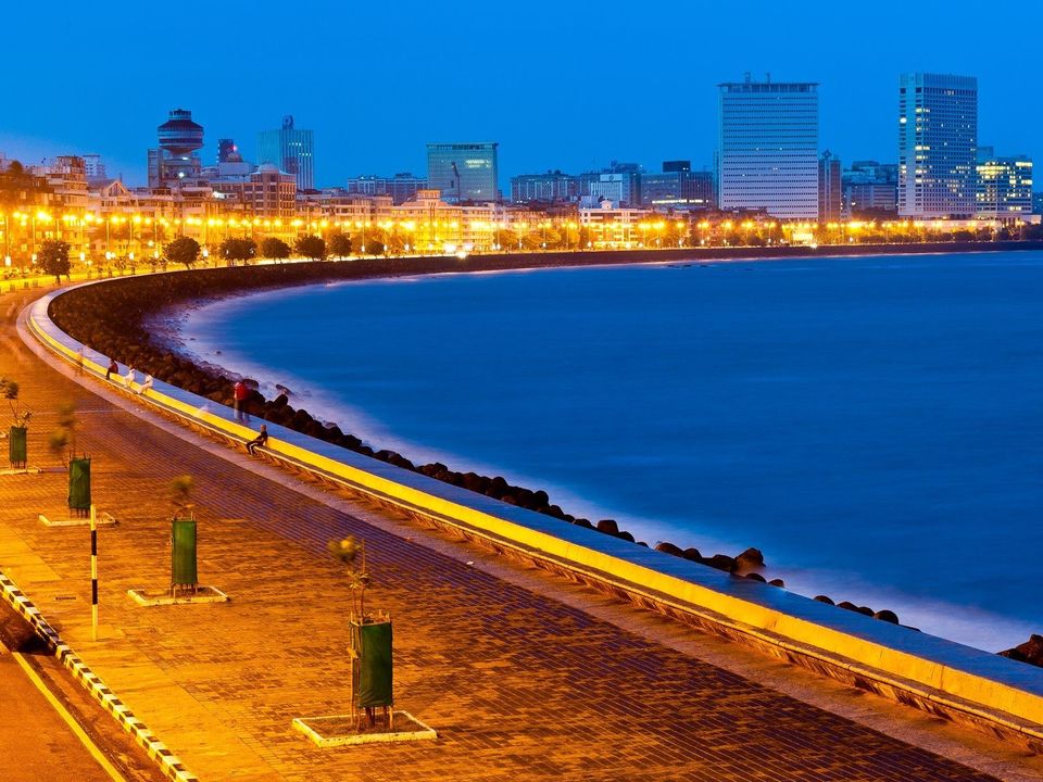 Photo of Marine Lines, Mumbai, Maharashtra, India by रोशन सास्तिक