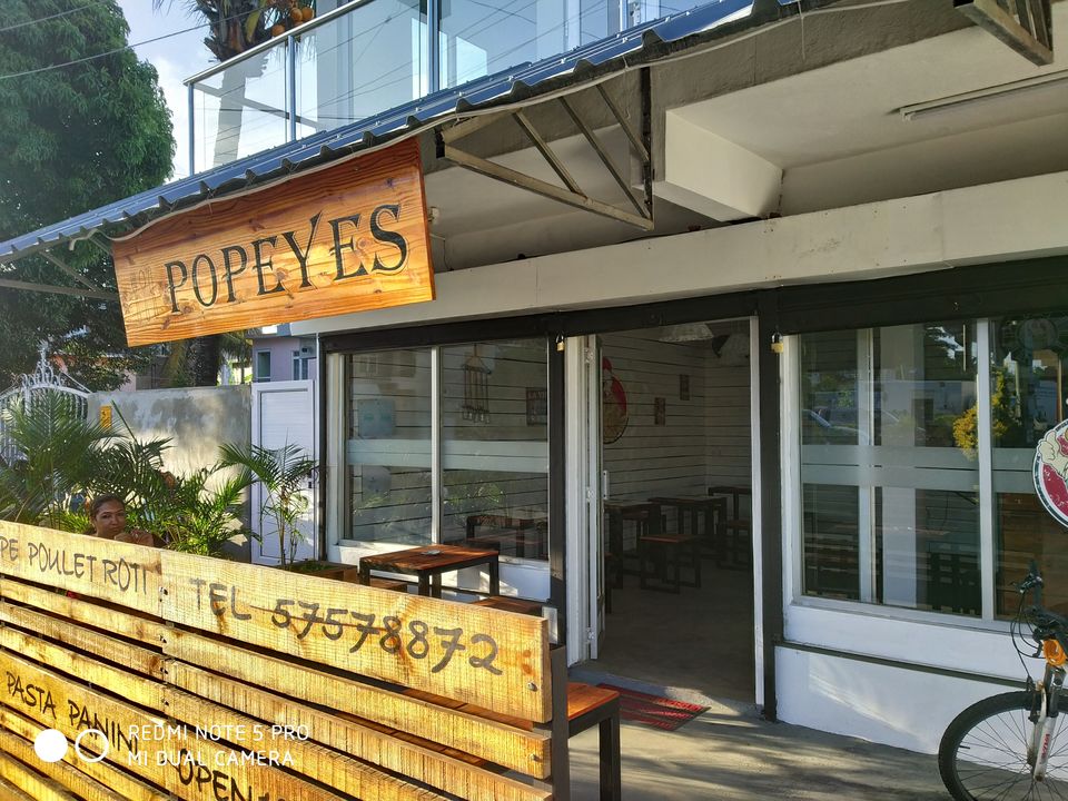 Photo of POPEYES CHICKEN LTD, Saint Francois Road, Calodyne, Mauritius by Aparajita