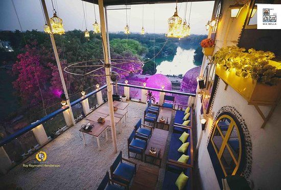 Photo of Mia Bella Romantic Kitchen & Bar, Hauz Khas Fort Road, Hauz Khas Village, Deer Park, Hauz Khas, New Delhi, Delhi, India by Aparajita