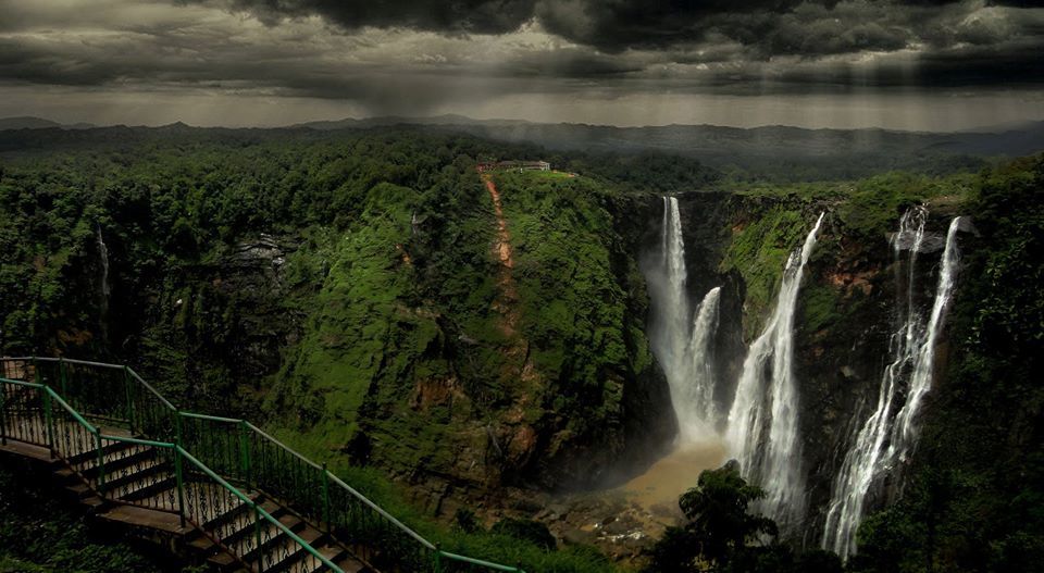 Photo of JOG FALLS -MESMERIZING WATERFALL OF SOUTH INDIA by go pirates