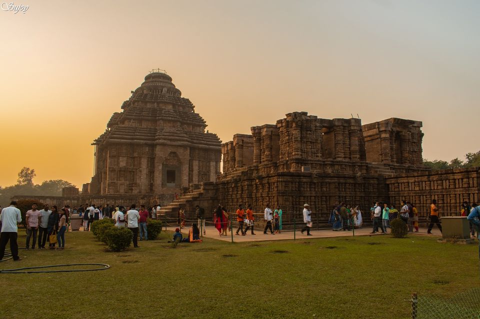 Photo of Konark. The temple of Sun God 4/18 by Sujoy
