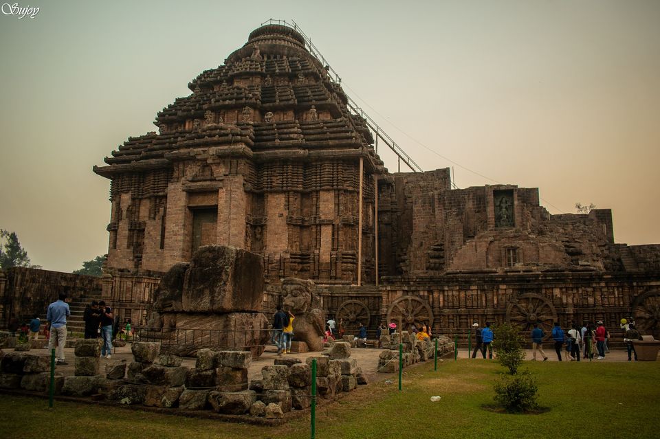 Photo of Konark. The temple of Sun God 14/18 by Sujoy