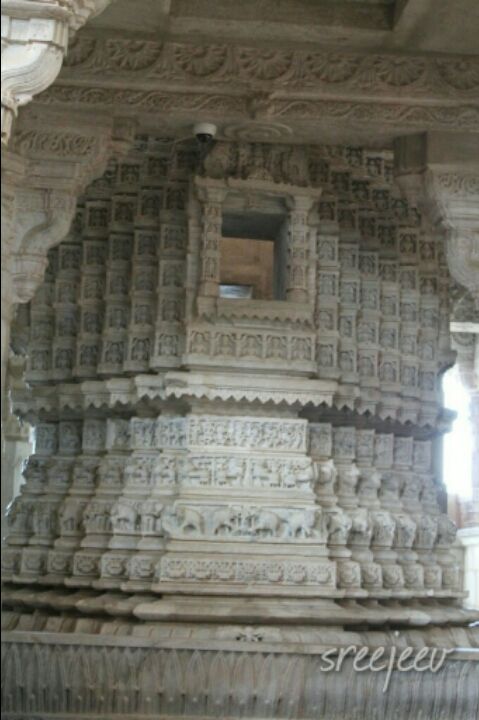 Photo of Ranakpur jain temple, an architectural wonder by Sreedevi Jeevan