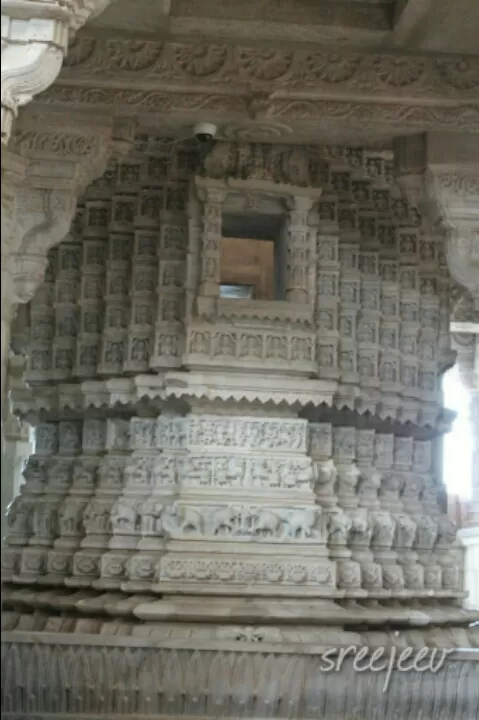 Photo of Ranakpur jain temple, an architectural wonder by Sreedevi Jeevan