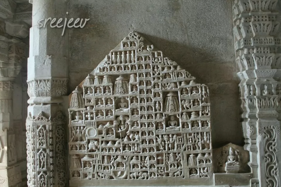 Photo of Ranakpur jain temple, an architectural wonder by Sreedevi Jeevan