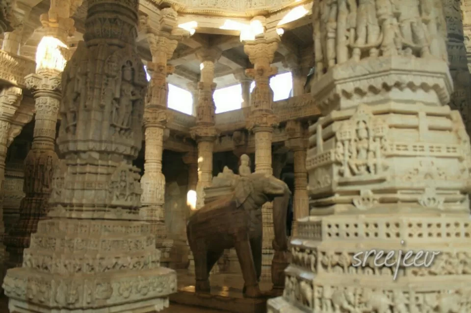 Photo of Ranakpur jain temple, an architectural wonder by Sreedevi Jeevan
