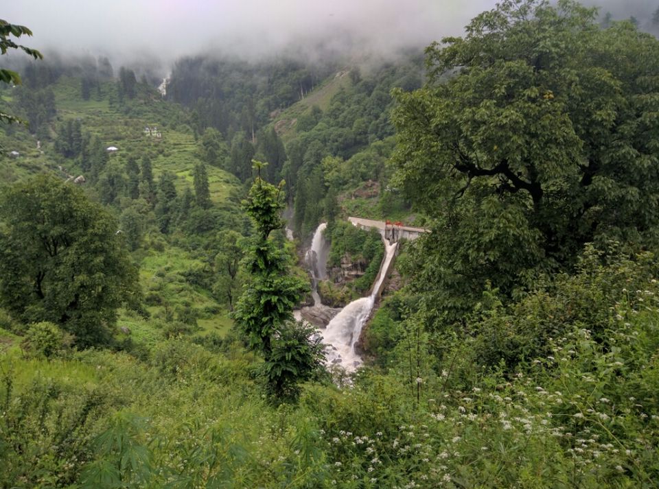 Photo of Manikaran Road, Kullu, India by Lily Bilung