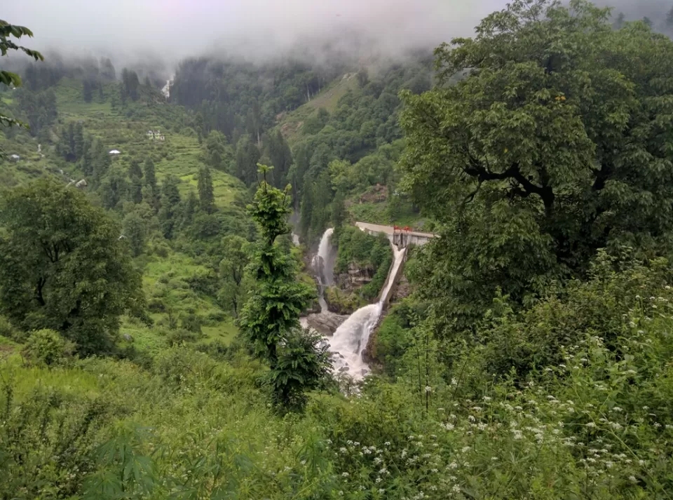 Photo of Manikaran Road, Kullu, India by Lily Bilung