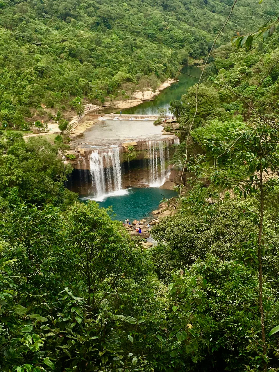 Photo of Krang Suri Waterfall, Meghalaya, India by Pratiti Ahluwalia