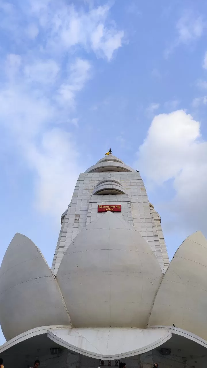Photo of Priyakantju Mandir, Mathura - Vrindavan Marg, near Vaishno Devi Mandir, Vrindavan, Uttar Pradesh, India by Aditya umre