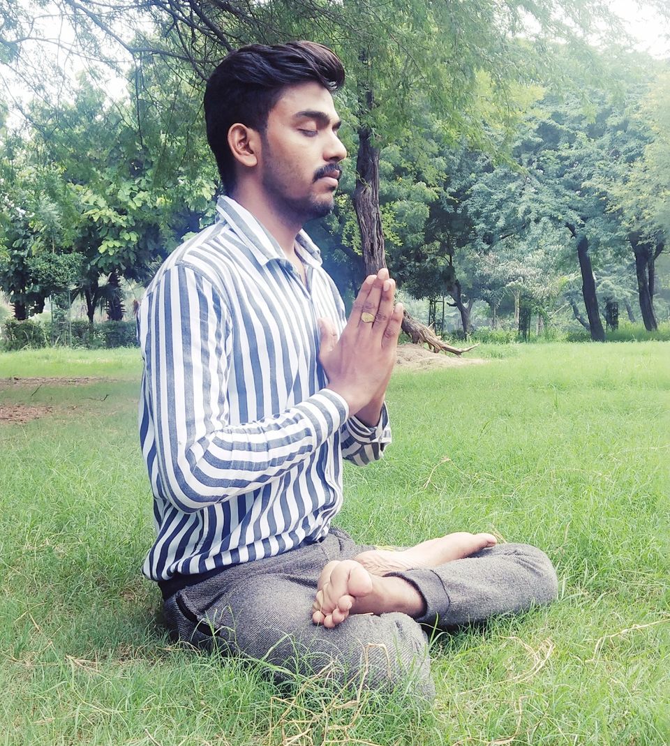 Photo of प्राकृतिक स्थान पर कुछ बुनियादी मध्यस्थता तथा योग कदम… by Rohan Kumar