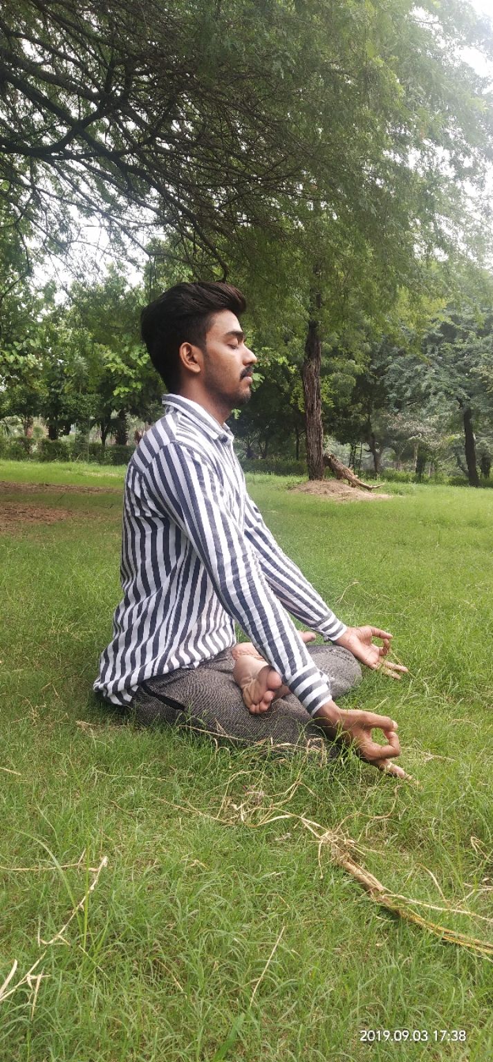 Photo of प्राकृतिक स्थान पर कुछ बुनियादी मध्यस्थता तथा योग कदम… by Rohan Kumar