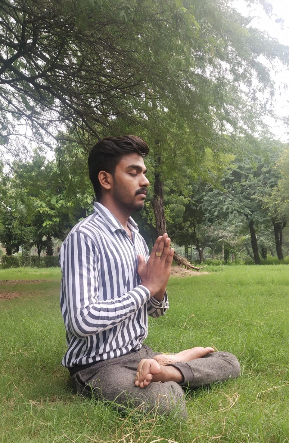Photo of प्राकृतिक स्थान पर कुछ बुनियादी मध्यस्थता तथा योग कदम… by Rohan Kumar