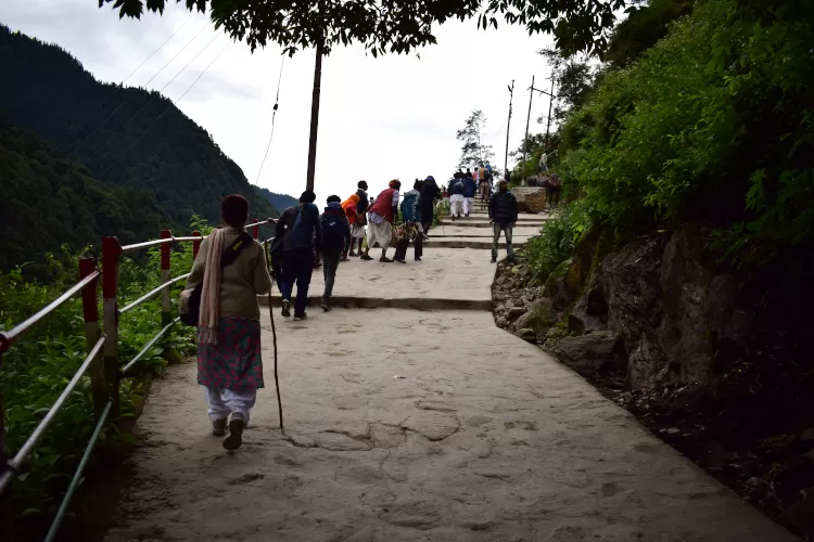 Photo of Kedarnath Trip - The walk to the temple ! by Sharmila Ray