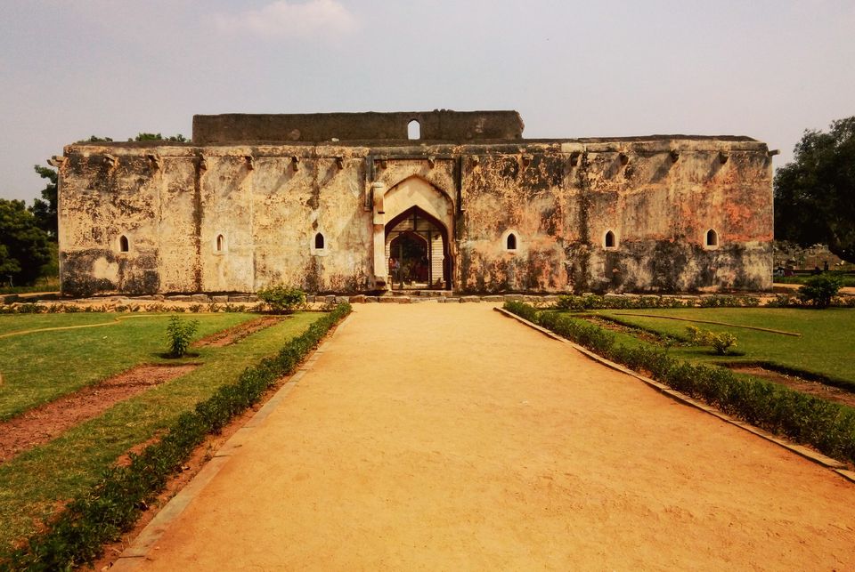 Photo of Trip through the ruins of Hampi 2/3 by Manu