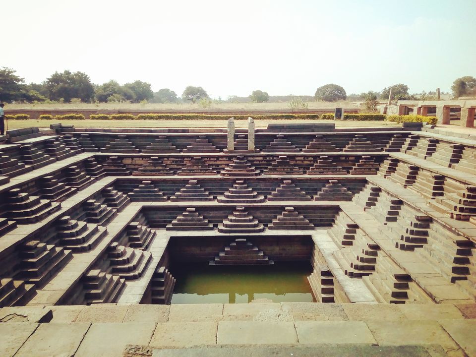 Photo of Trip through the ruins of Hampi 3/3 by Manu