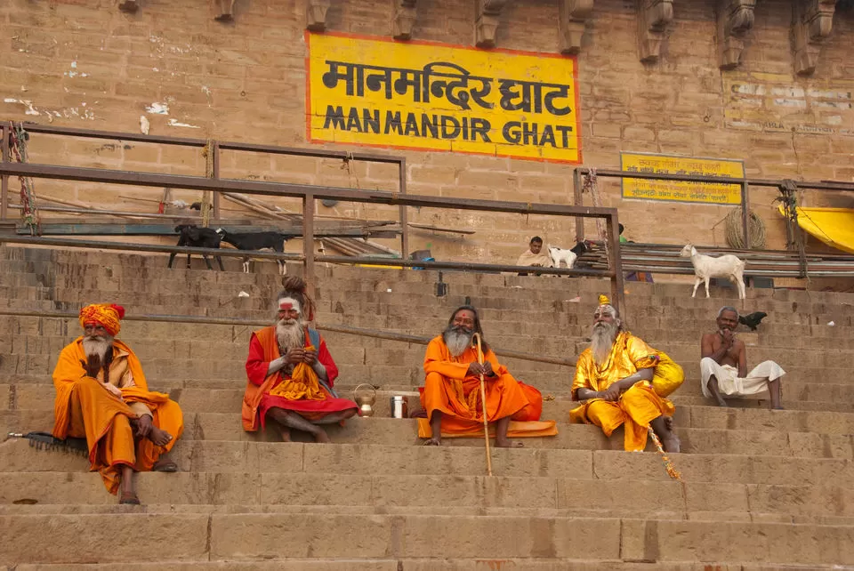 Photo of Manmandir Ghat, Bangali Tola, Varanasi, Uttar Pradesh, India by Doyel Banerjee