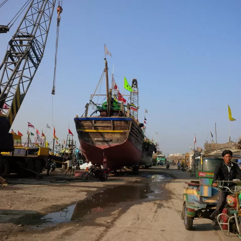 Photo of Vanakbara Boat Jati, Vanakbara, Daman and Diu, India by Roli jain