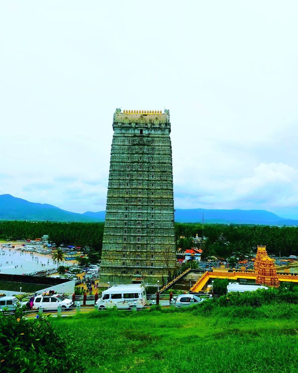 Photo of Murudeshwara Temple and Beach by Deekiru travels
