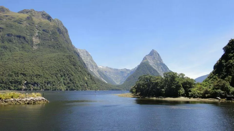 Photo of Milford Sound, Fiordland National Park, Southland, New Zealand by Anushree Kedia Jalan